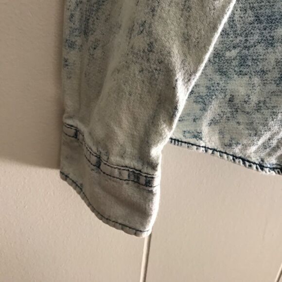Buffalo Washed Denim Button down (M) - Picture 5 of 11